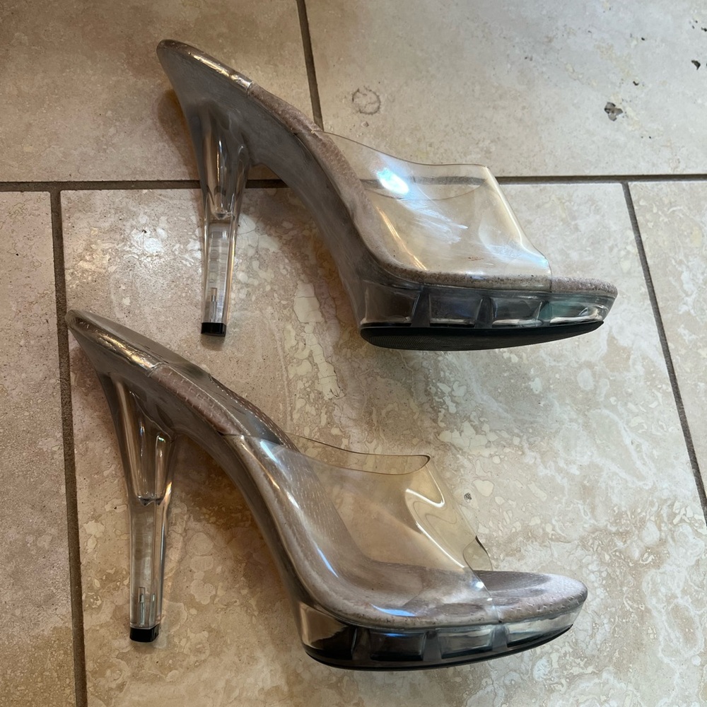 Transparent clear posing heels for physique competitions